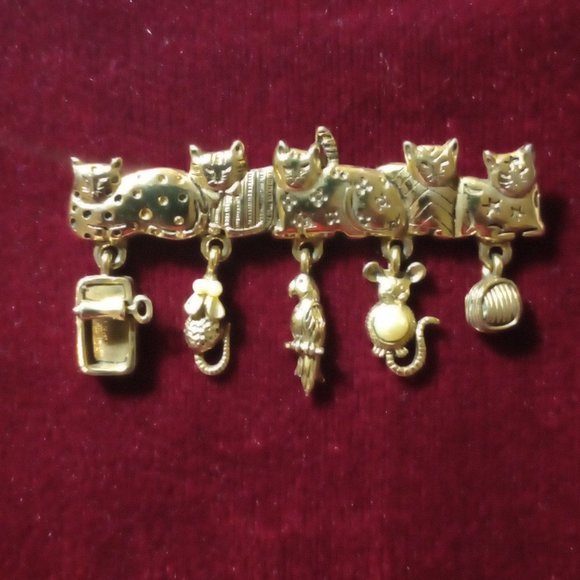 OAJC Jewelry - Vintage cat bar pin broach with  5 charms